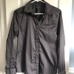 ✨3 for $40✨Banana Republic charcoal grey shirt